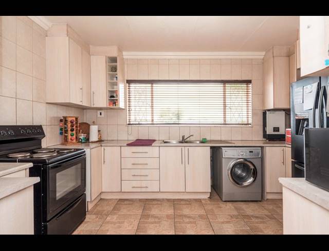 3 BEDROOM HOUSE FOR SALE IN KLOPPERPARK